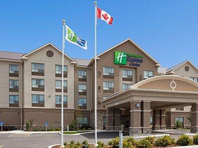 Holiday Inn Express & Suites New Liskeard Ngoại thất bức ảnh