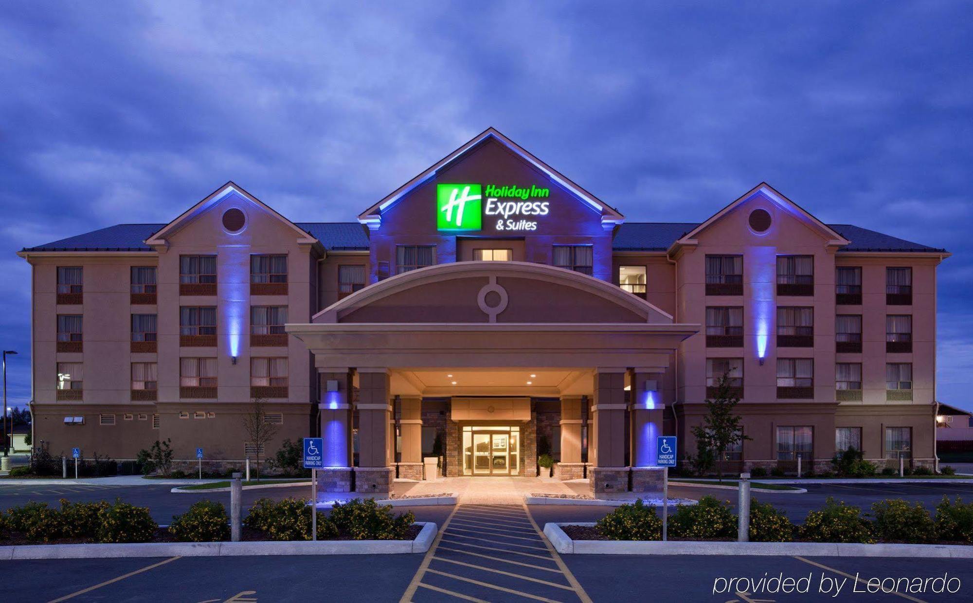 Holiday Inn Express & Suites New Liskeard Ngoại thất bức ảnh