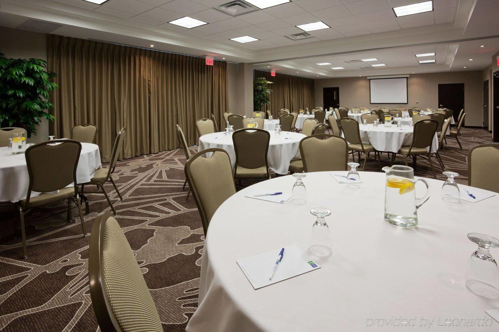 Holiday Inn Express & Suites New Liskeard Ngoại thất bức ảnh